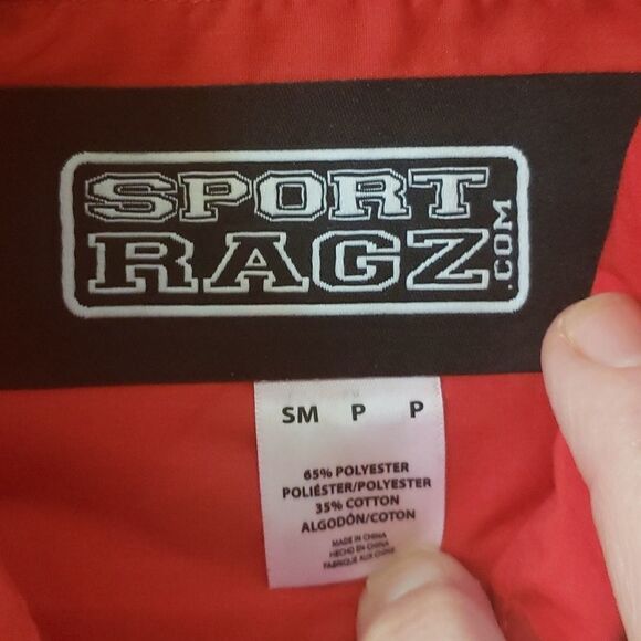 NWT Sport Ragz Wisconsin Badgers Boys Red Bucky Button-Down Shirt Sz S - Picture 5 of 7